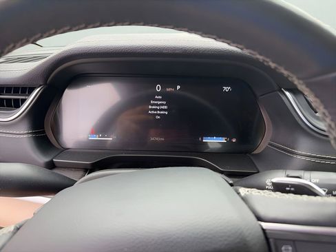 Used 2022 Jeep Grand Cherokee L Limited w/ Black Appearance Package image 6