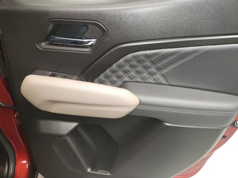 Used 2025 GMC Canyon Denali AWD/4WD image 13