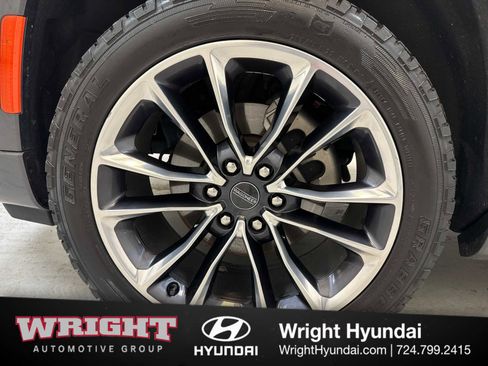 Used 2022 Jeep Wagoneer Series III w/ Premium Group I image 8