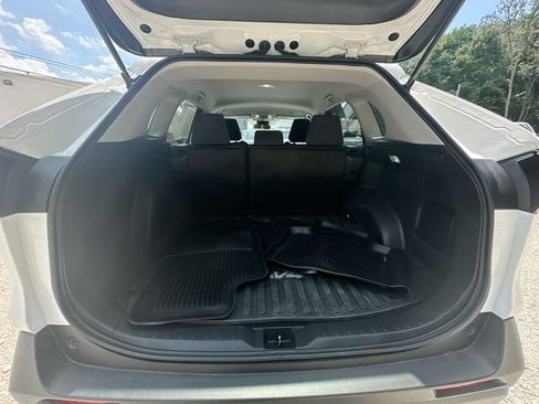 Used 2025 Toyota RAV4 LE AWD/4WD image 29