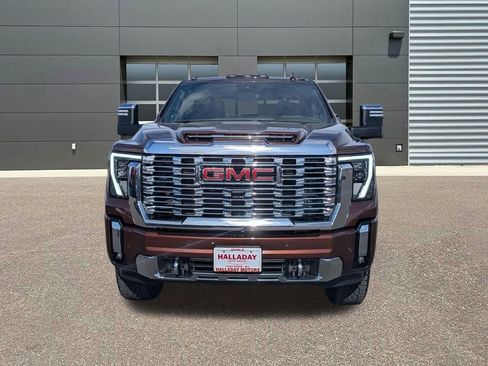 Certified 2024 GMC Sierra 2500 Denali w/ Denali Reserve Package image 2