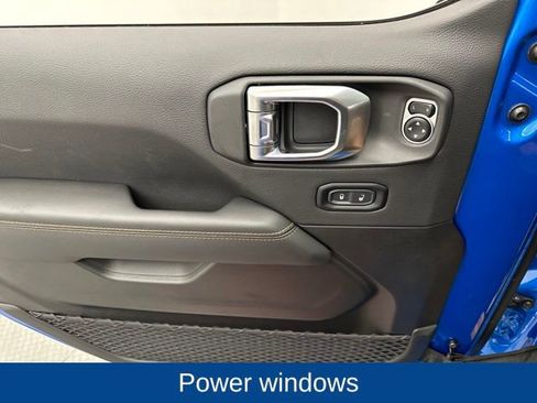 Used 2023 Jeep Gladiator Mojave w/ Cold Weather Group image 17