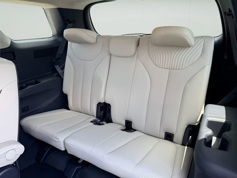 Used 2025 Hyundai Palisade Calligraphy FWD image 11