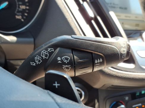 Used 2017 Ford Escape Titanium image 26