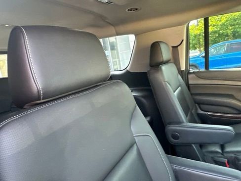 Used 2020 GMC Yukon XL SLT w/ Premium Edition AWD/4WD image 12
