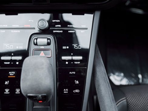 Used 2022 Porsche Cayenne Turbo GT image 69