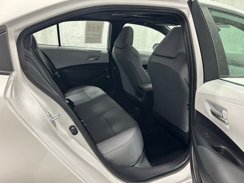 Used 2025 Toyota Corolla SE w/ SE Premium Package image 48