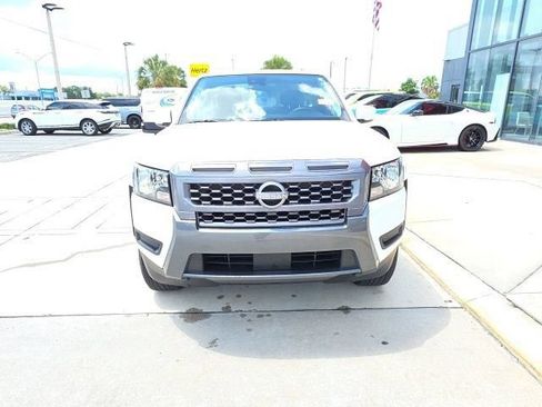 Used 2025 Nissan Frontier SV RWD image 10