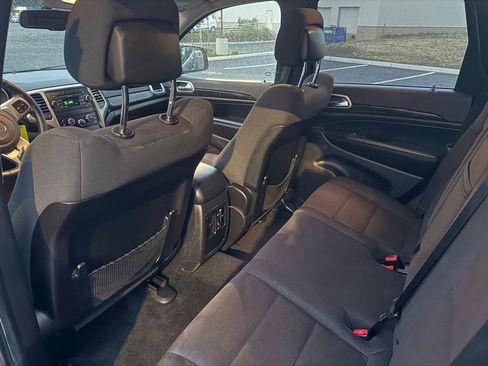 Used 2012 Jeep Grand Cherokee Laredo AWD/4WD image 11