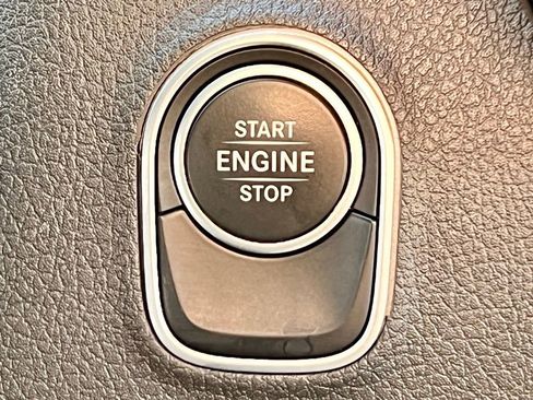 Used 2025 Mercedes-Benz Sprinter 2500 image 20