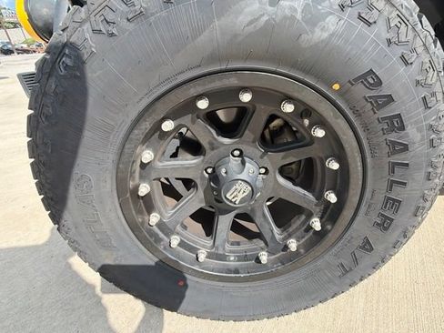 Used 2015 Jeep Wrangler Rubicon w/ Power Convenience Group AWD/4WD image 16