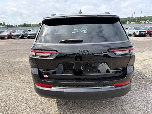 New 2026 Jeep Grand Cherokee L 4WD image 4