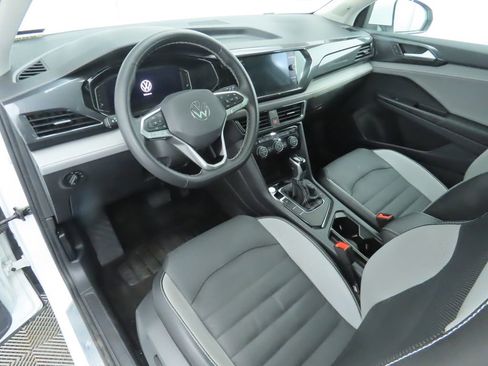 Used 2022 Volkswagen Taos SEL image 9