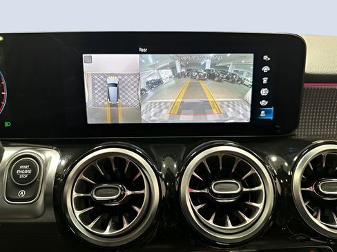 Certified 2023 Mercedes-Benz GLB 250 4MATIC image 24