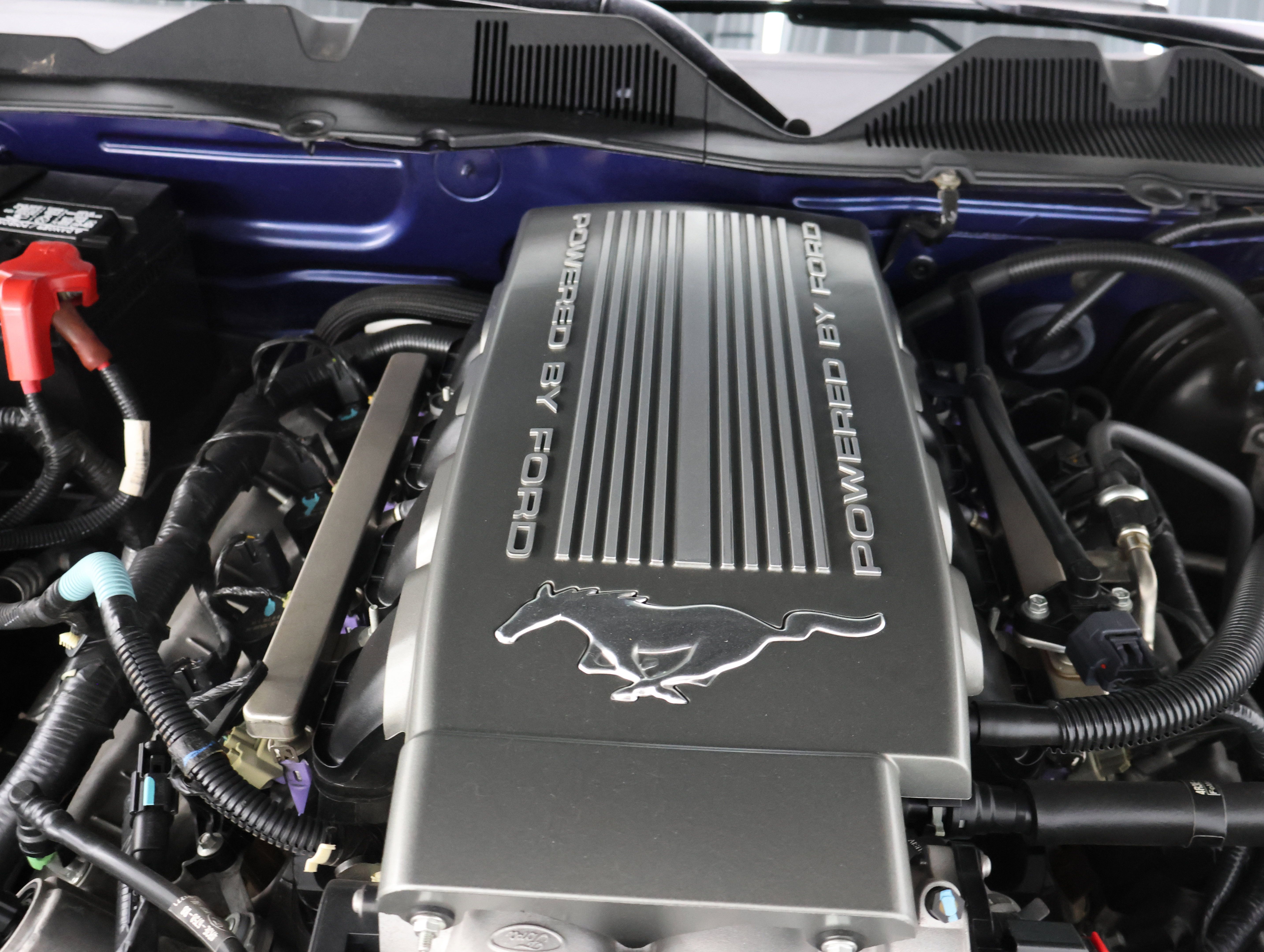 Used 2010 Ford Mustang GT RWD image 18