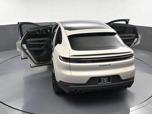 Certified 2026 Porsche Cayenne S AWD/4WD image 35
