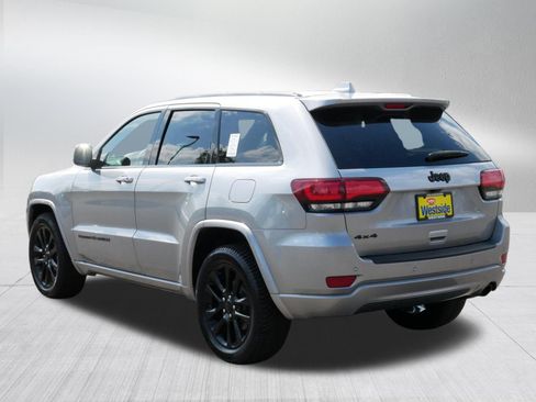 Used 2019 Jeep Grand Cherokee Altitude AWD/4WD image 5