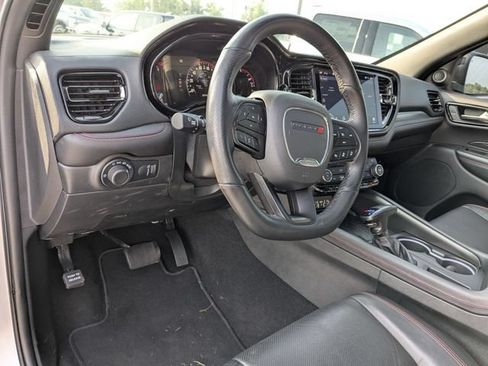 Used 2025 Dodge Durango GT AWD/4WD image 3