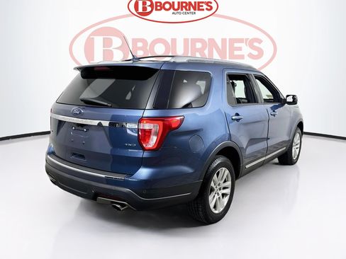 Used 2018 Ford Explorer XLT w/ Equipment Group 202A AWD/4WD image 10