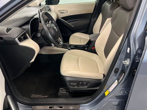 Certified 2022 Toyota Corolla Cross XLE w/ Convenience Package AWD/4WD image 18