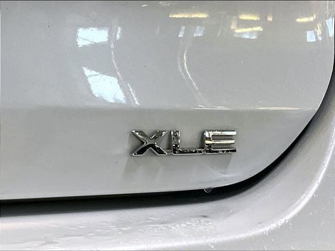 Used 2023 Toyota Highlander XLE image 30