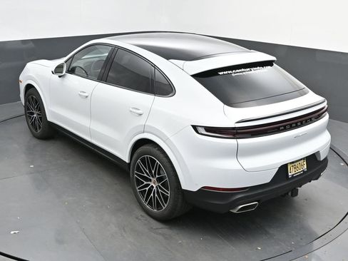 New 2025 Porsche Cayenne image 41