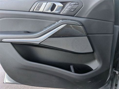 Used 2025 BMW X7 M60i w/ Climate Comfort Package image 15