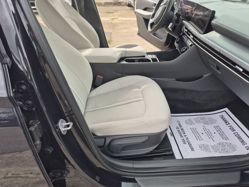 Used 2025 Hyundai Sonata SEL FWD image 12
