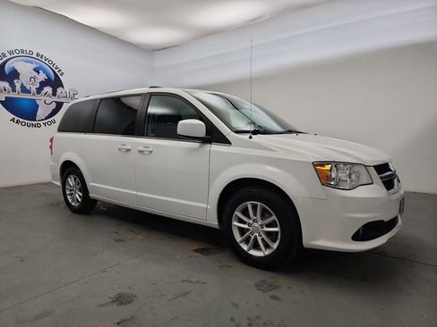 Used 2019 Dodge Grand Caravan SXT w/ Driver Convenience Group image 12