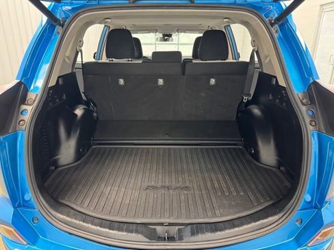 Used 2018 Toyota RAV4 XLE AWD/4WD image 24