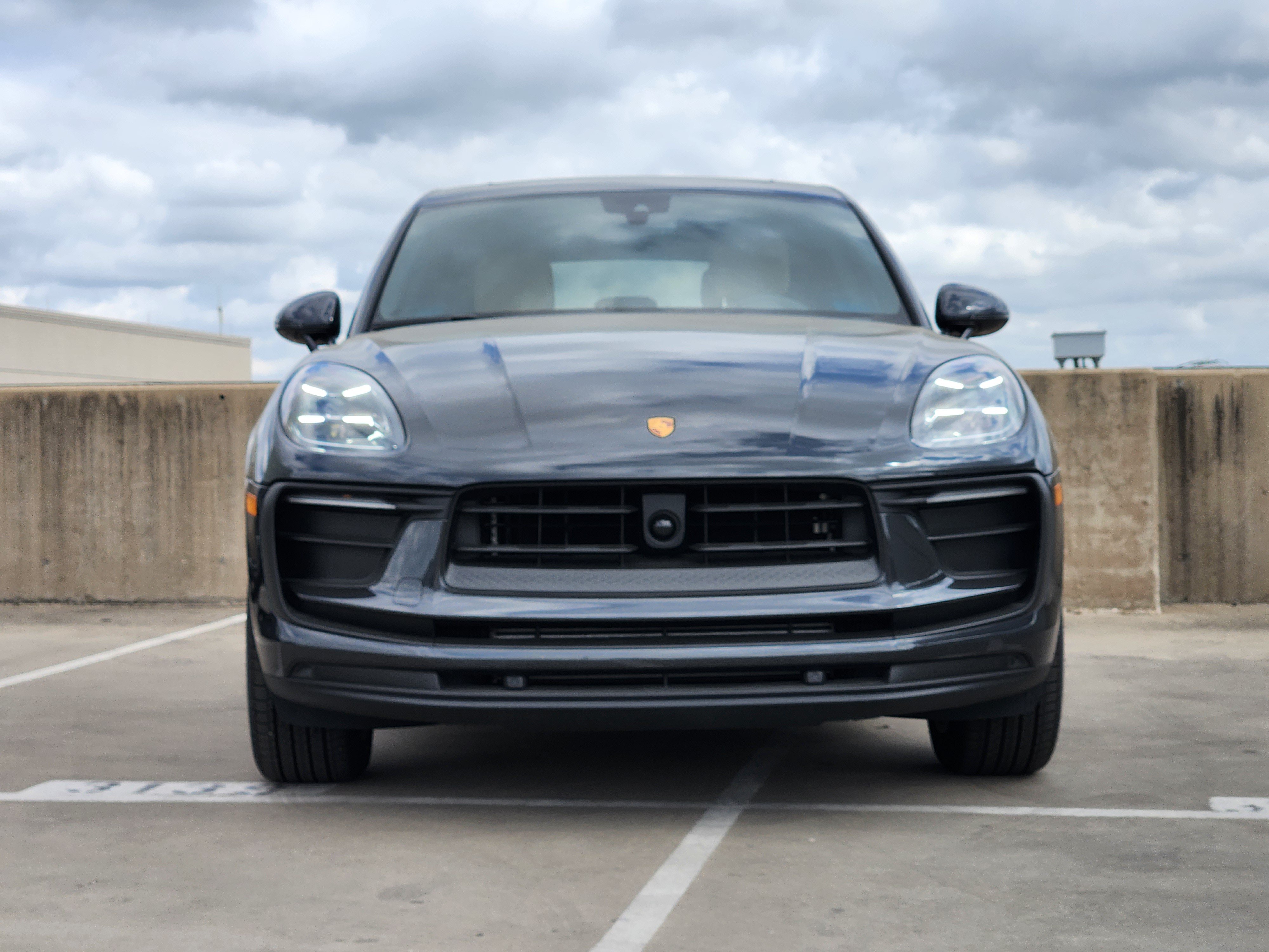Certified 2026 Porsche Macan AWD/4WD image 11