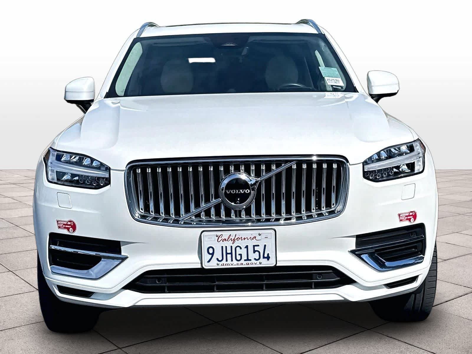 Used 2024 Volvo XC90 T8 Ultimate w/ Lounge Package AWD/4WD image 3