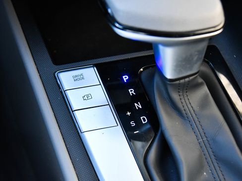 Used 2024 Hyundai Elantra SEL image 27