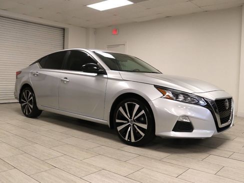 Used 2019 Nissan Altima 2.5 SR AWD/4WD image 5