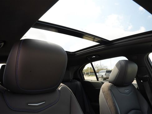 Used 2024 Cadillac XT4 Sport image 26