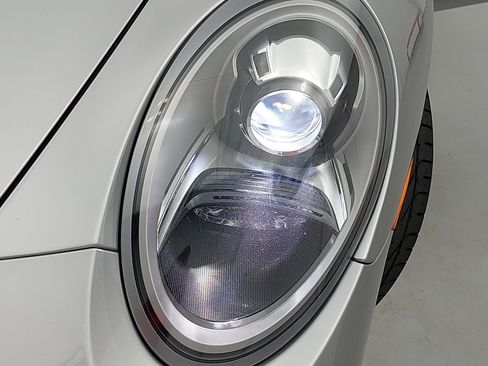 Certified 2018 Porsche 911 Carrera RWD image 32