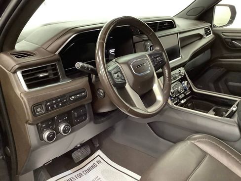 Used 2022 GMC Yukon XL Denali w/ Denali Premium Package AWD/4WD image 13