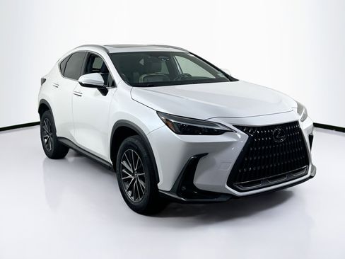 Used 2024 Lexus NX 250 AWD image 3