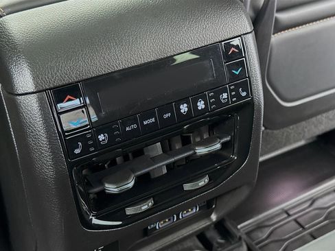 Used 2022 Jeep Grand Cherokee Summit image 38