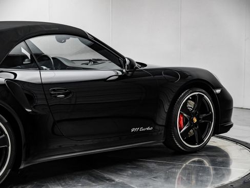 Used 2015 Porsche 911 Turbo image 22