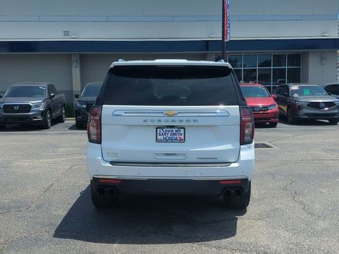 Used 2021 Chevrolet Suburban Premier w/ Premium Package RWD image 5
