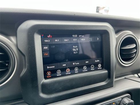 Used 2022 Jeep Gladiator Willys image 13