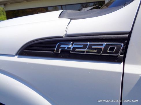 Used 2014 Ford F250 XL w/ Power Equipment Group image 5