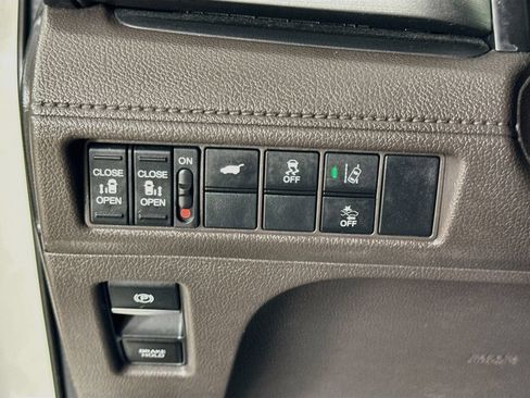 Used 2018 Honda Odyssey EX-L image 13