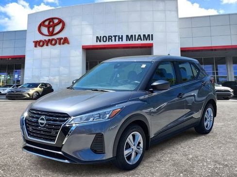 Used 2023 Nissan Kicks S image 2