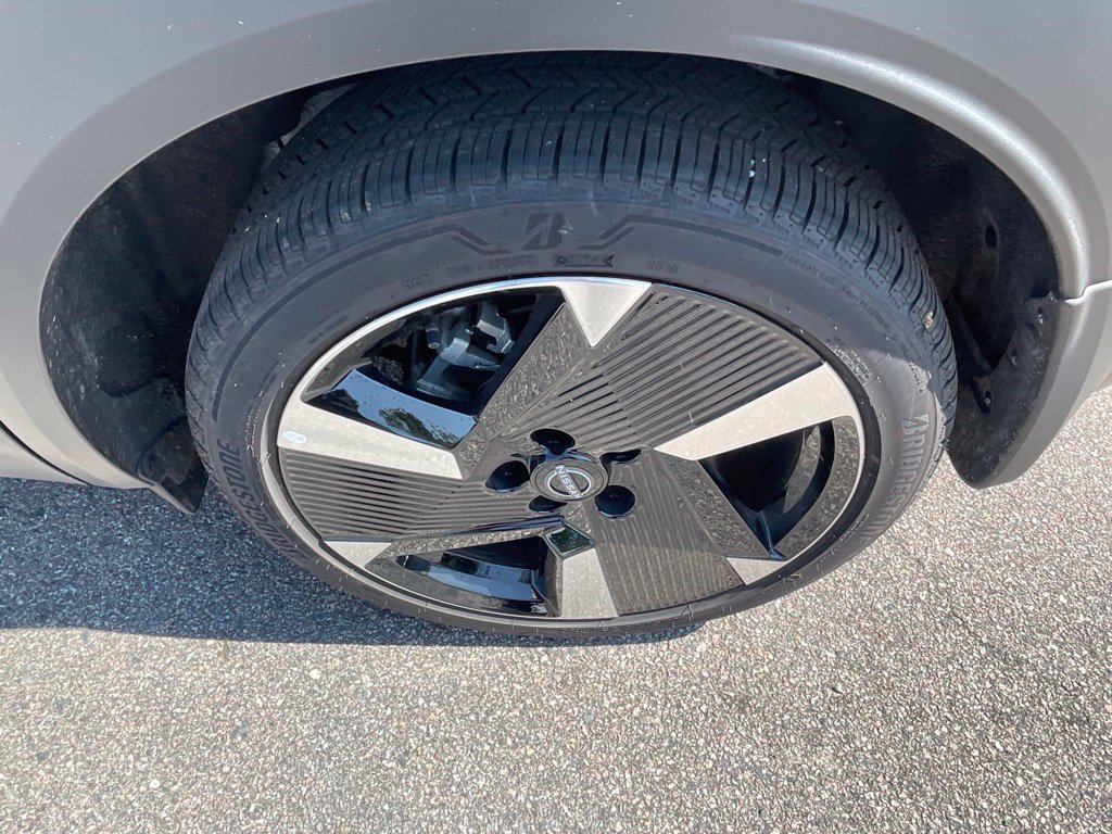 Certified 2025 Nissan Kicks SR AWD/4WD image 14
