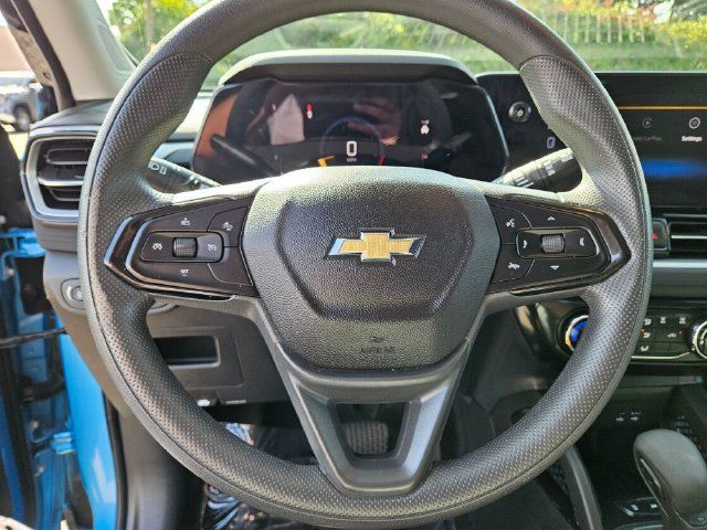 Used 2025 Chevrolet TrailBlazer LT AWD/4WD image 25