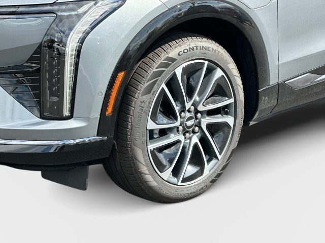 New 2027 Cadillac Optiq Sport w/ LPO, Floor Liner Package AWD/4WD image 17