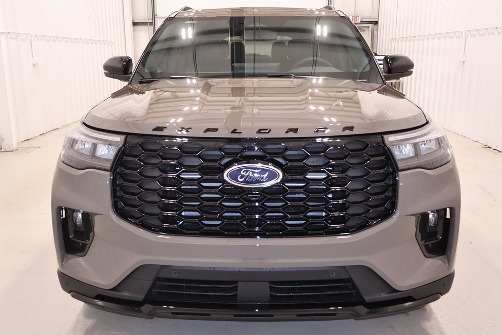 New 2026 Ford Explorer ST-Line w/ ST-Line Street Pack AWD/4WD image 4