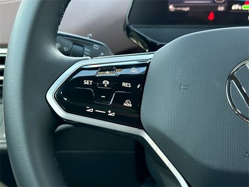 New 2025 Volkswagen ID.4 Pro image 32